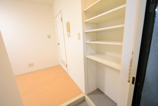 中銀小石川マンシオン玄関