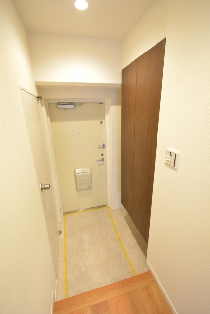 協栄メゾン代々木 玄関