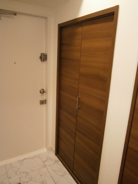 メゾンドール本郷　玄関ホール