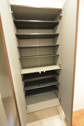 協栄メゾン代々木 玄関