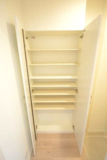 メガロン御殿山 玄関