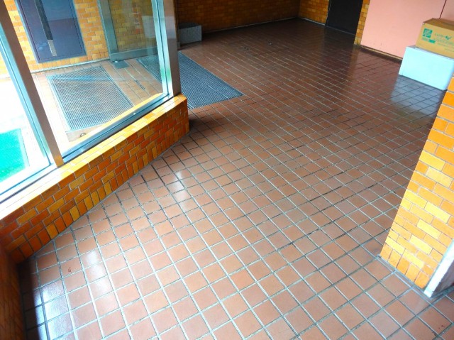 リレント新宿　エントランスホール