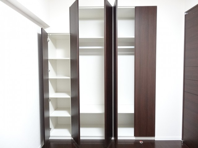 サンウッド尾山台　収納力◎なクローゼット