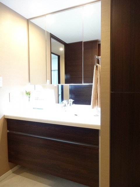 サンウッド尾山台　洗面化粧台