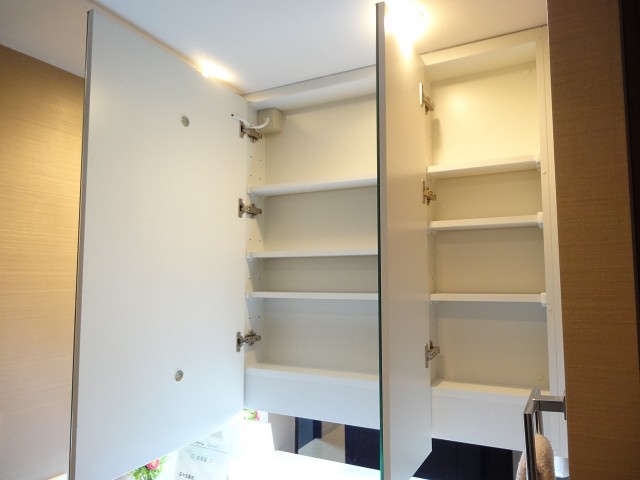 サンウッド尾山台　洗面化粧台