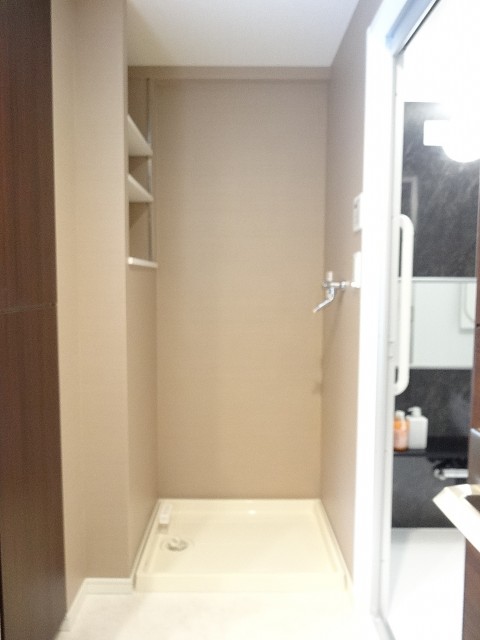 サンウッド尾山台　洗濯機置場