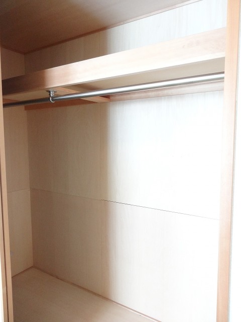 サンウッド尾山台　押入れ