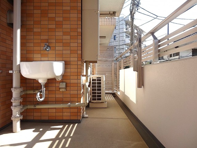 サンウッド尾山台　陽当たりのよいバルコニー