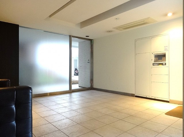 サンウッド尾山台　エントランスホール