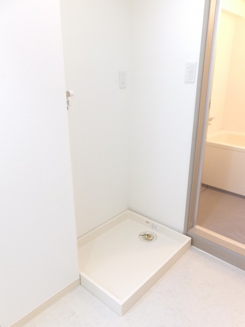 メイゾン等々力　洗濯機置場