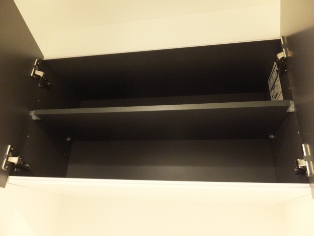 越前堀永谷マンション　洗濯機置場上の棚