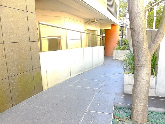 市谷逢坂ハウス　スロープ