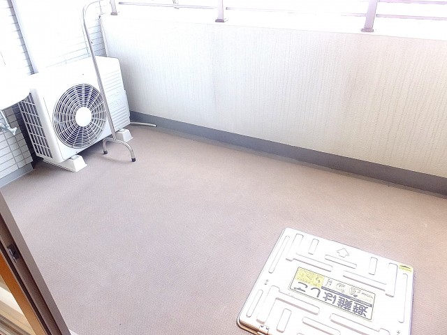 市谷逢坂ハウス　10.3帖ベッドルームのバルコニー