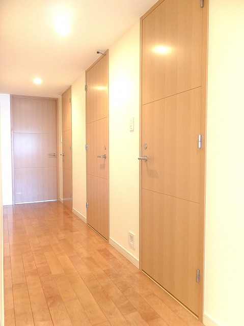 市谷逢坂ハウス　廊下