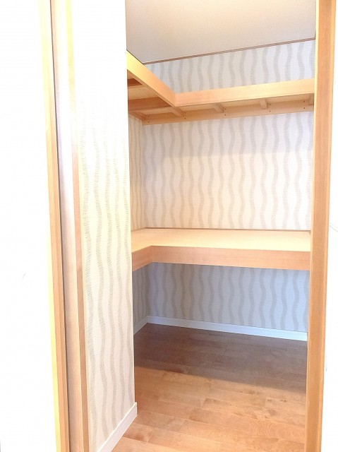 市谷逢坂ハウス　9.4帖和室の収納