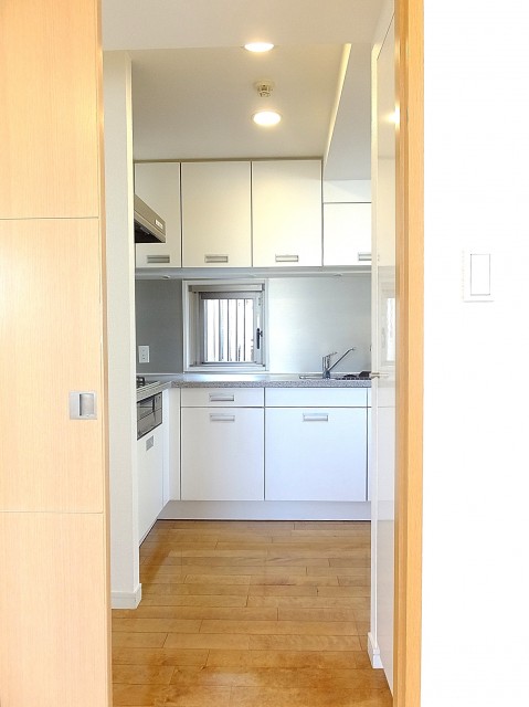 市谷逢坂ハウス　4.7帖の独立キッチン