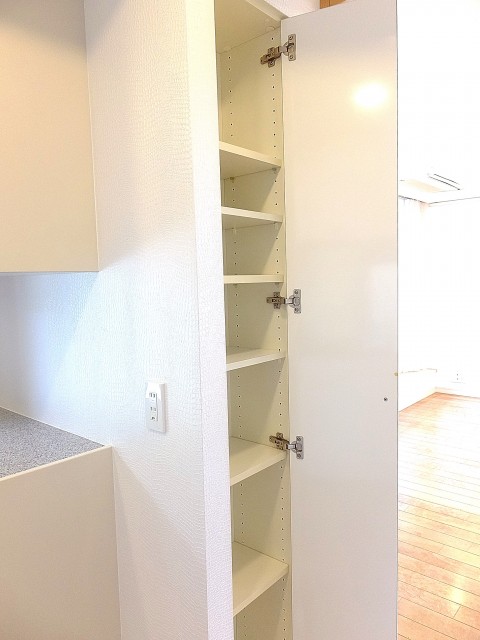 市谷逢坂ハウス　4.7帖の独立キッチン