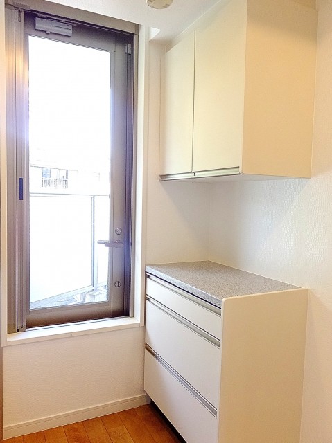 市谷逢坂ハウス　4.7帖の独立キッチン