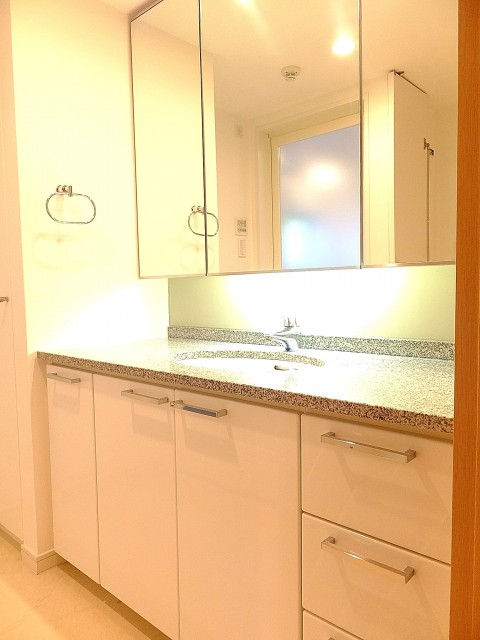 市谷逢坂ハウス　洗面台