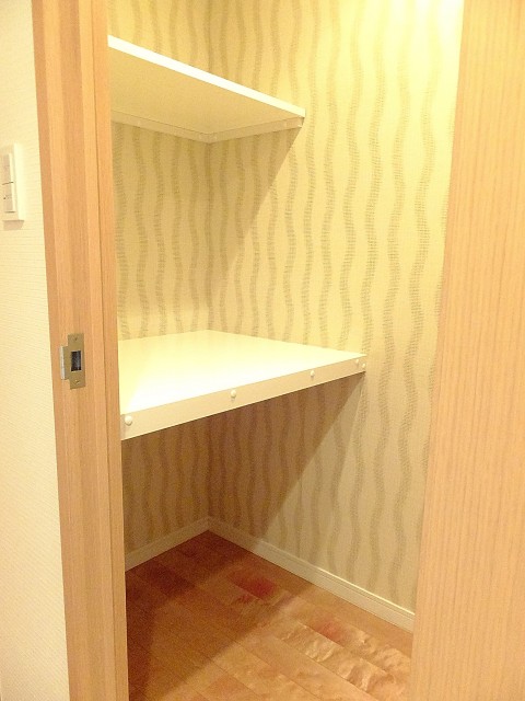 市谷逢坂ハウス　納戸