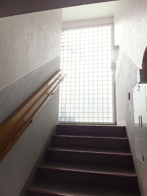 理研不動前ビル　共用階段