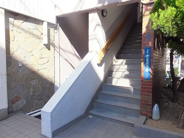 理研不動前ビル　エントランス