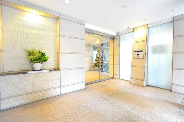 ジェントルエア神宮前　エントランス内