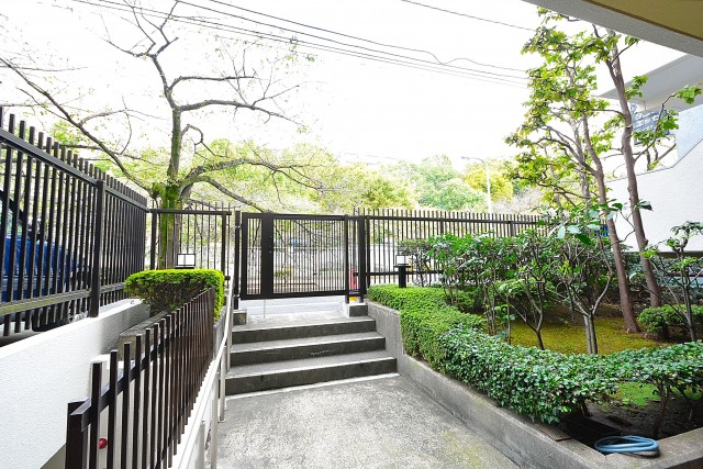 フジタ関口マンション　エントランス裏