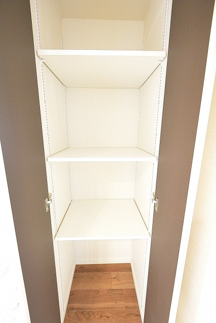 ダイアパレス麻布十番　廊下収納