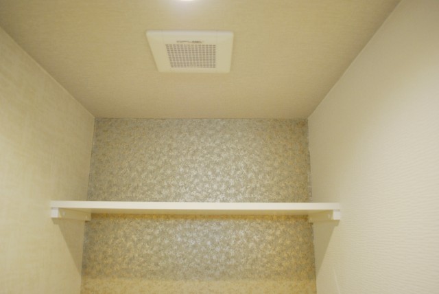 協栄メゾン代々木　トイレ収納