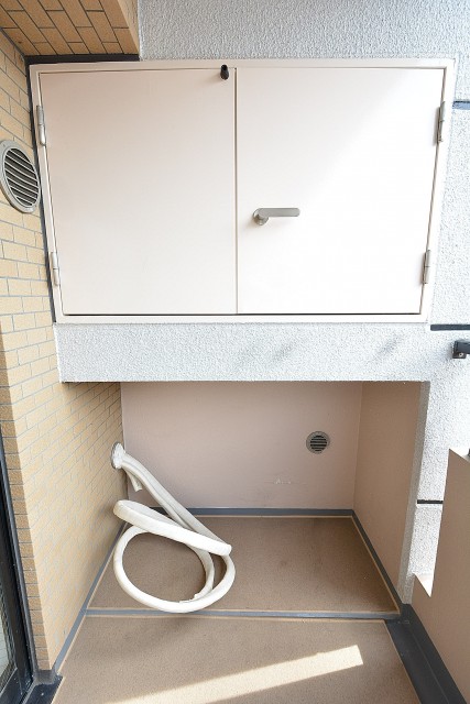 ダイアパレス麻布十番　バルコニー物置