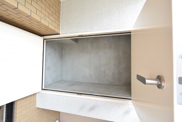 ダイアパレス麻布十番　バルコニー物置