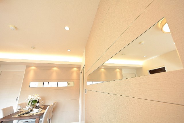 ダイアパレス麻布十番　12.9帖のリビングダイニングデザインウォール