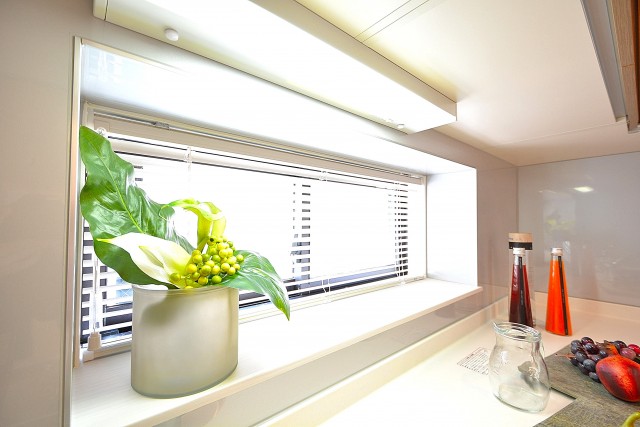 ダイアパレス麻布十番　キッチン窓