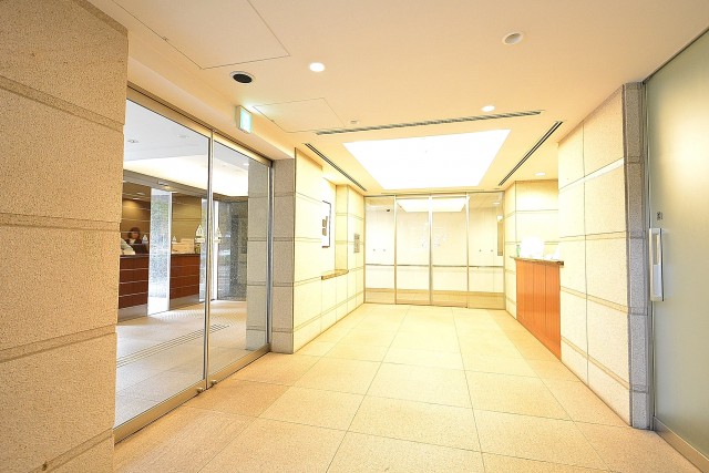 ジェントルエア神宮前　エントランス内