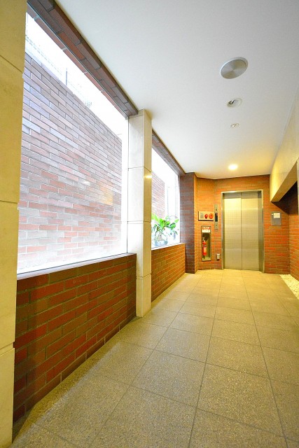 ダイアパレス麻布十番　エレベーターホール