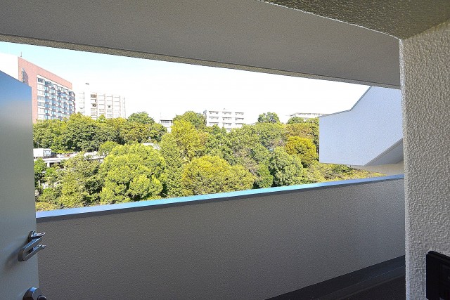 フジタ関口マンション　玄関からの景色