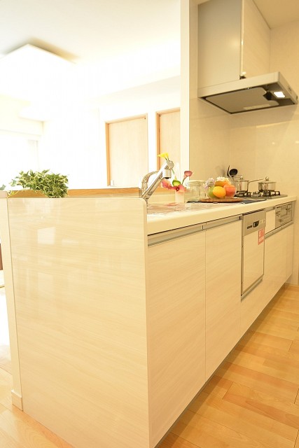 エクセルハイツ大井仙台坂　開放感のある対面式キッチン