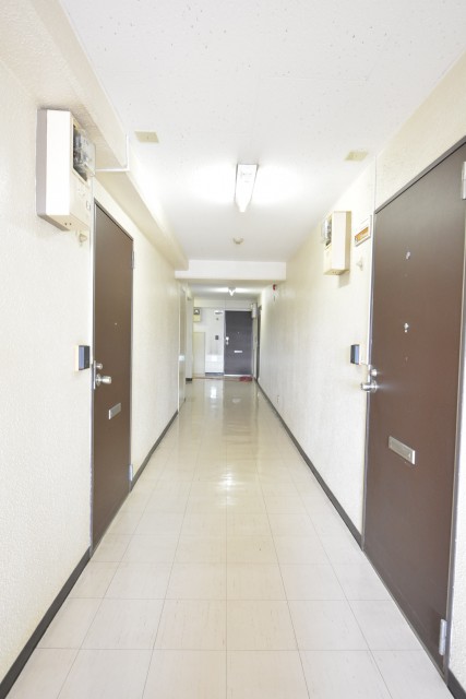 サンパークマンション高田馬場　共有廊下