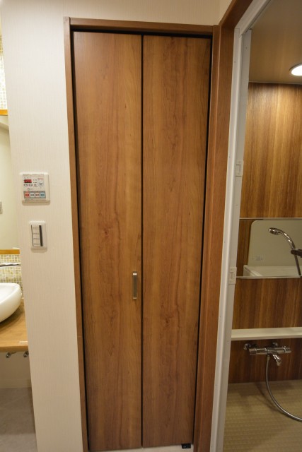 千石明穂ハイツ　洗面室収納