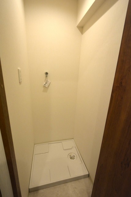 千石明穂ハイツ　洗濯機置場