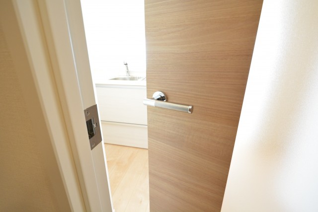 サンパークマンション高田馬場　リビングへ