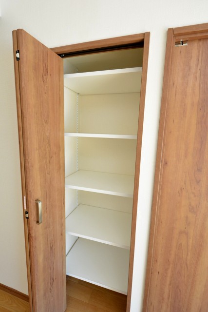 千石明穂ハイツ　リビングダイニングキッチン収納