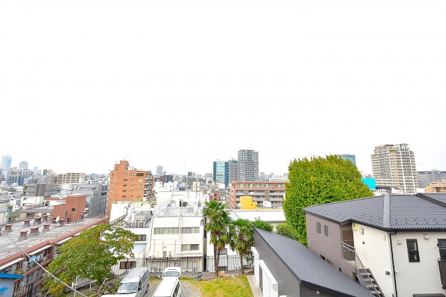 赤城神社・パークコート神楽坂　8.7帖のベッドルーム眺望