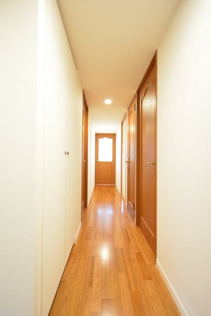 高田馬場パークハウス弐番館　廊下