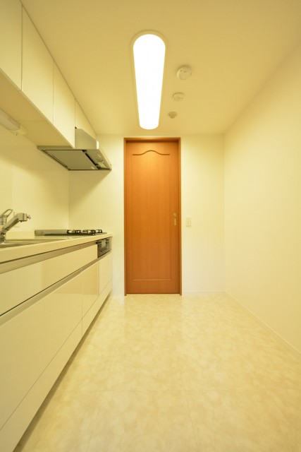 高田馬場パークハウス弐番館　3.2帖の独立キッチン