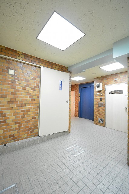 青葉台ハイツ　エントランスホール