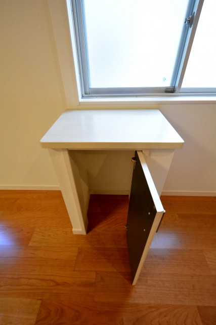 カーサ一番町　リビングダイニング棚