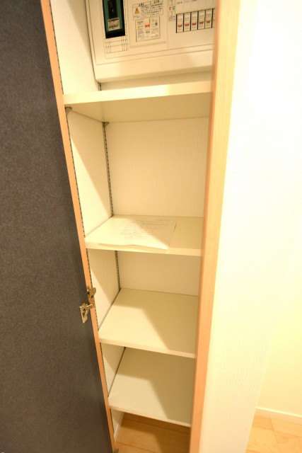 プチモンド目白　玄関収納