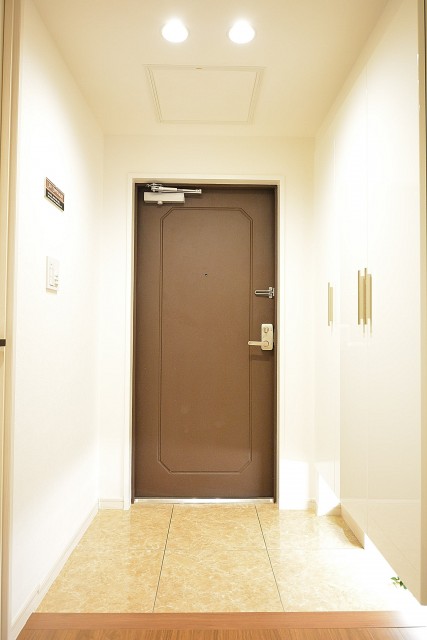 大森海岸パークハウス　明るい玄関ホール